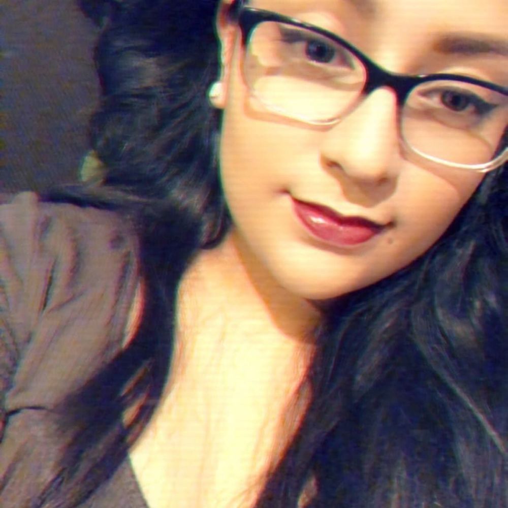 Meet your Posher, Valeria
